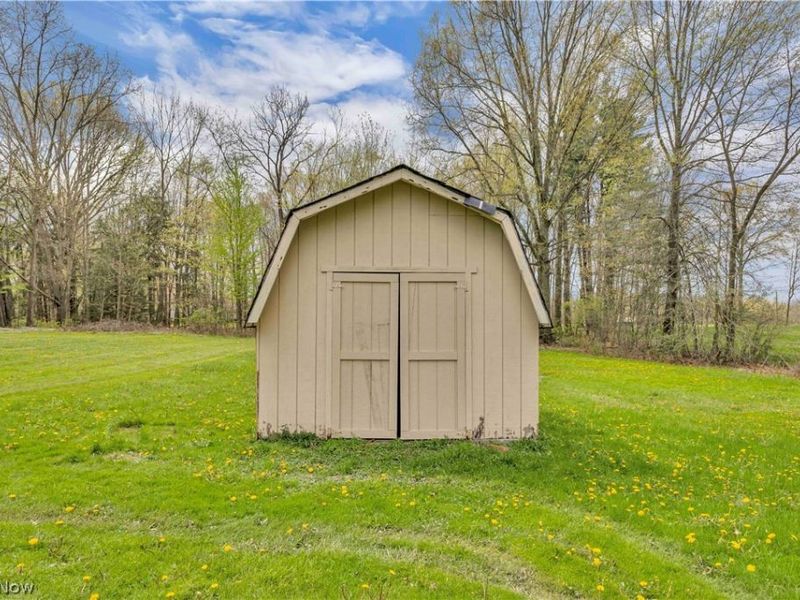 8195 N Palmyra Road , Canfield, OH 44406 Photo 30