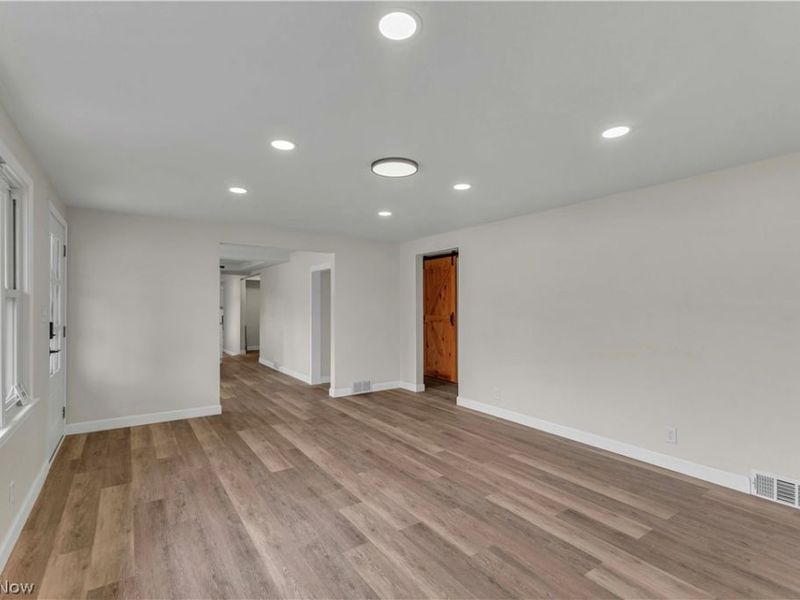 8195 N Palmyra Road , Canfield, OH 44406 Photo 5