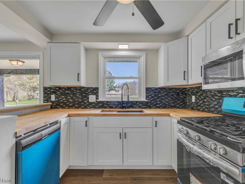 8195 N Palmyra Road , Canfield, OH 44406 Photo 8