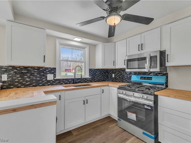 8195 N Palmyra Road , Canfield, OH 44406 Photo 9