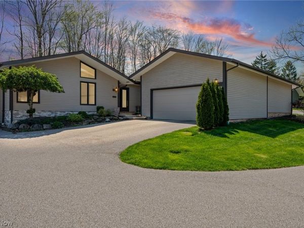 6972 Windward Hills Drive, Brecksville, OH 44141