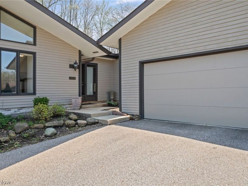 6972 Windward Hills Drive, Brecksville, OH 44141 Photo 3