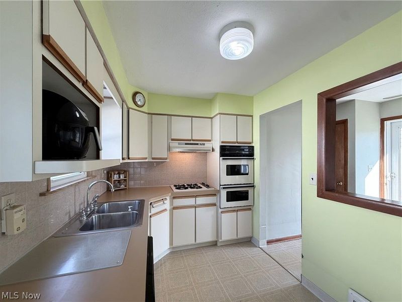 3 Broadmore Avenue , Bedford, OH 44146 Photo 6