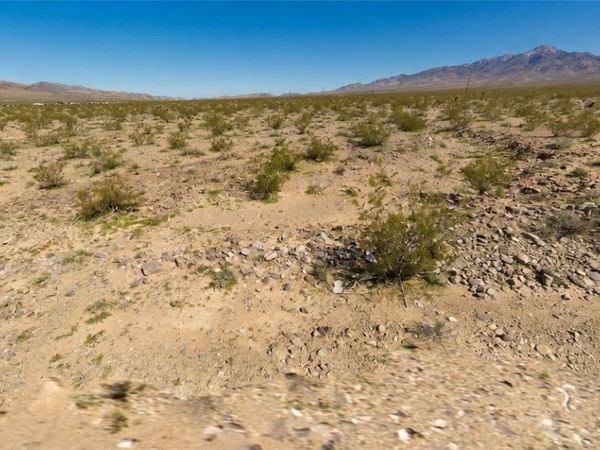 1530 W Alexandrite Road , Pahrump, NV 89060