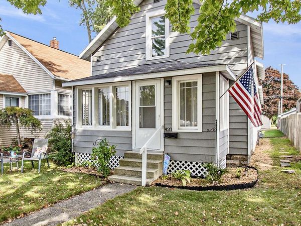 420 N ROBERT Street, Ludington, MI 49431