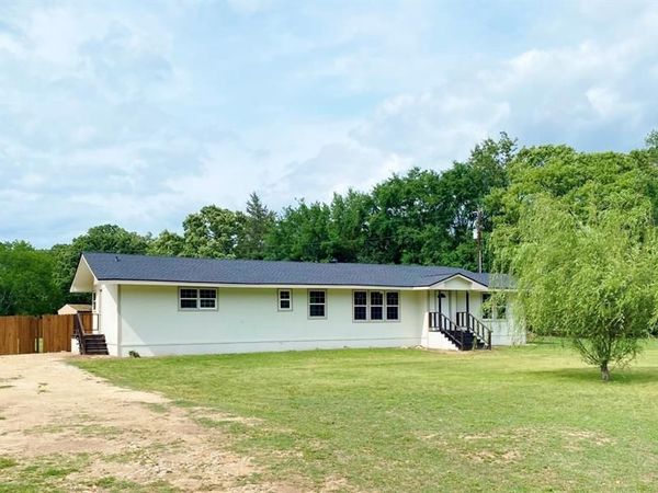 101 County Road 1475 , Mount Pleasant, TX 75455