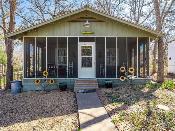 132 Mamie Drive , Malakoff, TX 75148