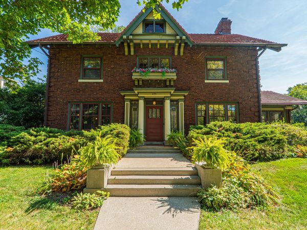 498 S Court Street, Crown Point, IN 46307