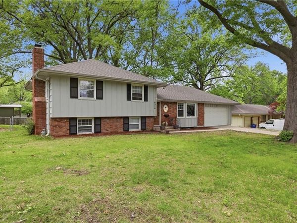 6316 Hedges Avenue, Raytown, MO 64133