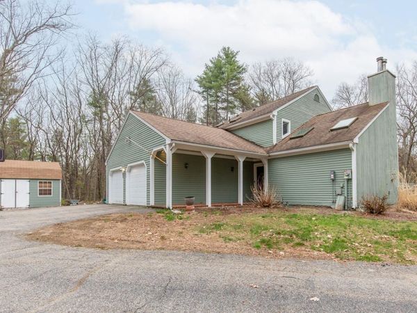 37 Standish Way, Amherst, NH 03031