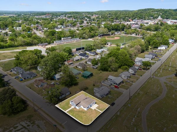 290 E Cemetery St , Pulaski, TN 38478