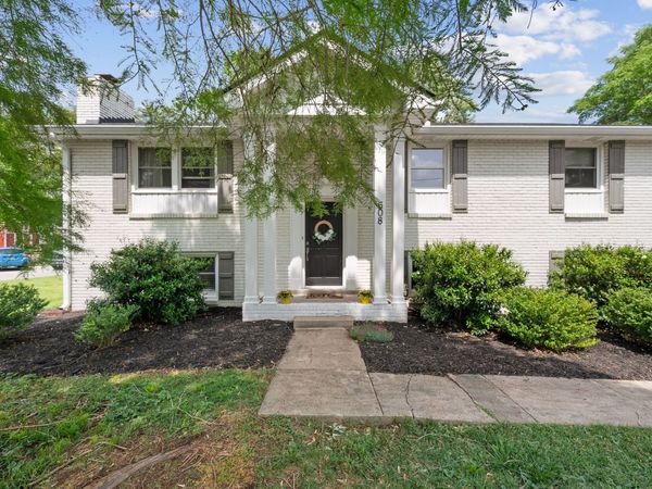 608 Harpeth Pkwy E, Nashville, TN 37221