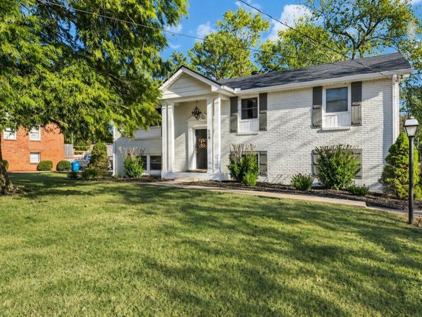 608 Harpeth Pkwy E, Nashville, TN 37221