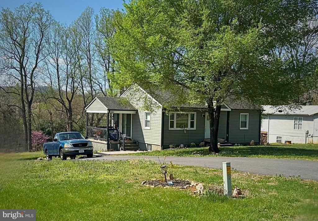 15 MOUNTAIN VIEW ROAD, FLINT HILL, VA 22627