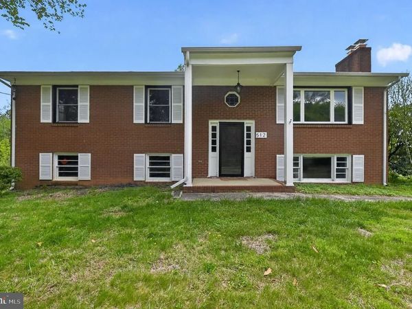 512 ROUND HILL ROAD, BOSTON, VA 22713