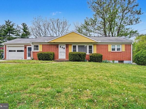 2401 EMERALD AVENUE, YORK, PA 17408