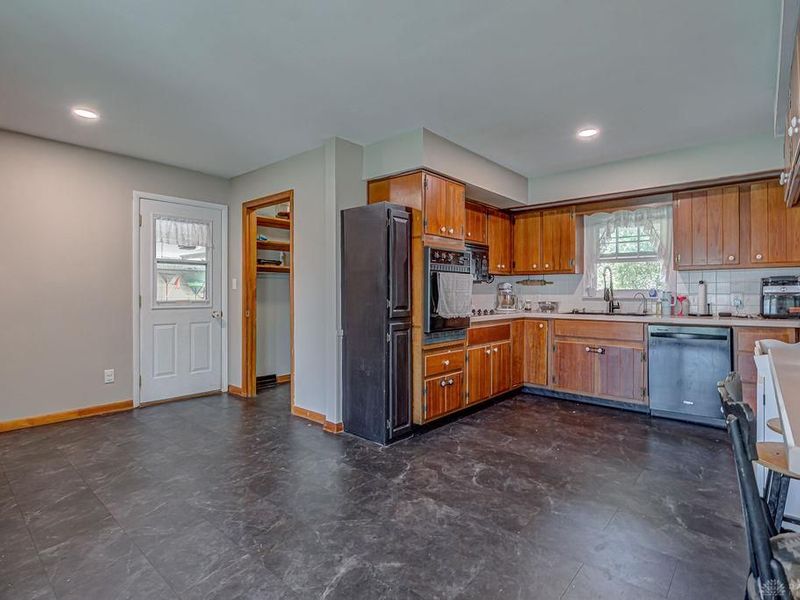 8 Maple Lane, Arcanum, OH 45304 Photo 10