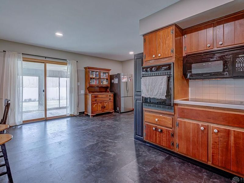 8 Maple Lane, Arcanum, OH 45304 Photo 9