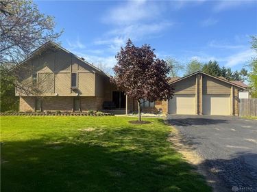 11591 Air Hill Road, Brookville, OH 45309