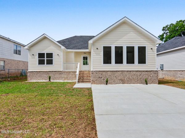 1740 Garden Park Drive, Biloxi, MS 39531