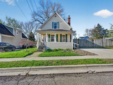 913 Cedar Street, St. Clair, MI 48079