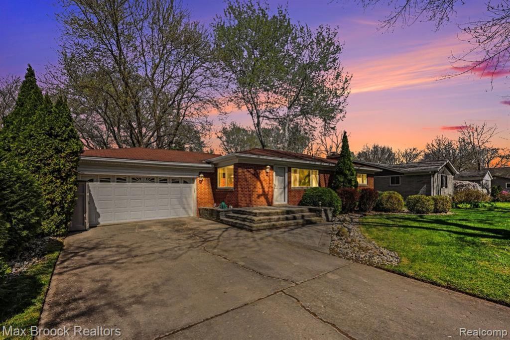 33711 Schneider Road, Chesterfield Township, MI 48047 Main Photo