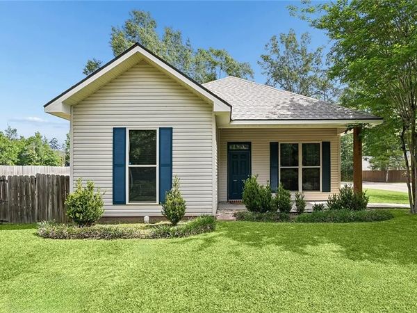 1605 LABARRE Street , Mandeville, LA 70448