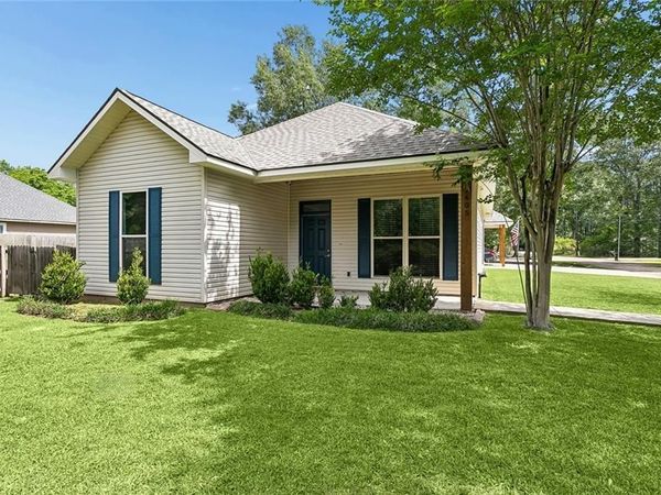 1605 LABARRE Street , Mandeville, LA 70448