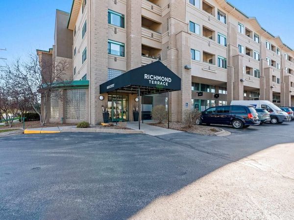 400 N RICHMOND STREET, Unit 518, Appleton, WI 54911