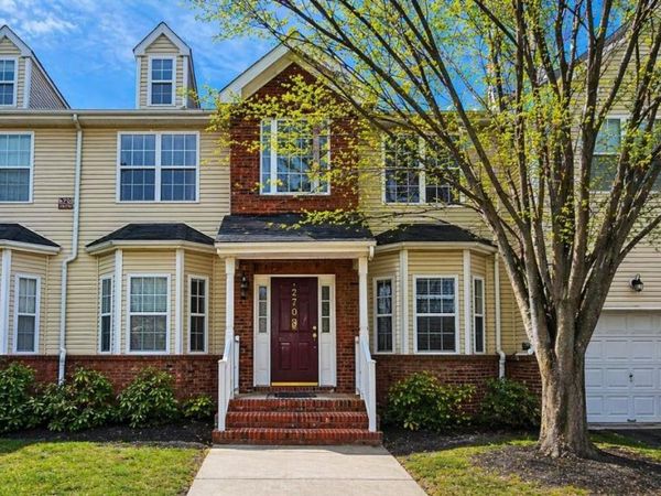 270 Pinelli Drive, Piscataway, NJ 08854