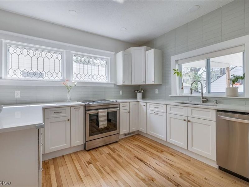 1208 French Avenue , Lakewood, OH 44107 Photo 12