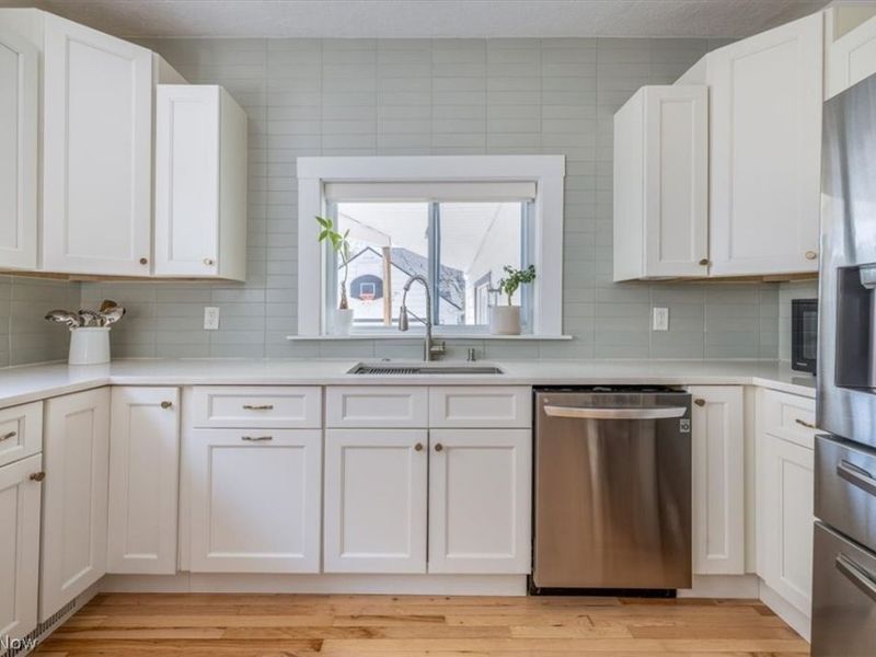 1208 French Avenue , Lakewood, OH 44107 Photo 14