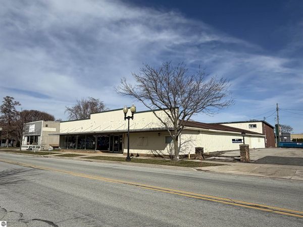 87 Division Street, Manistee, MI 49660