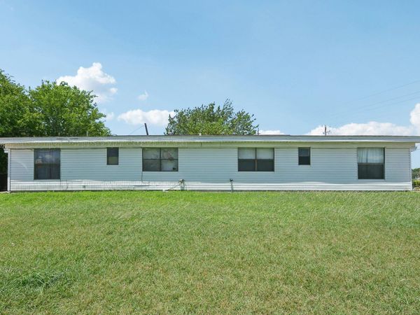 525 Lenora DR , Taylor, TX 76574