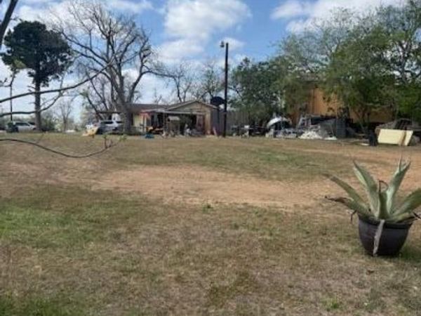 615 S Main ST , Elgin, TX 78621