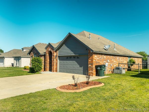 13227 E 132nd Street N, Collinsville, OK 74021