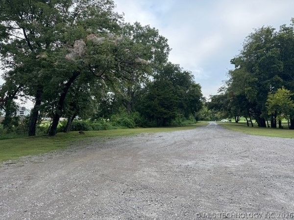 8900 E 64th Street , Tulsa, OK 74133