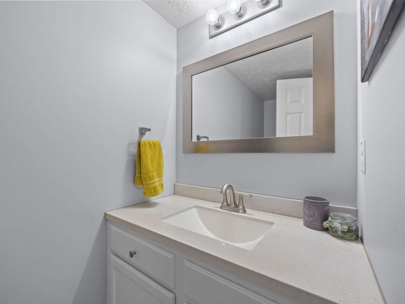 3943 Sugarbark Drive, Canal Winchester, OH 43110 Photo 17