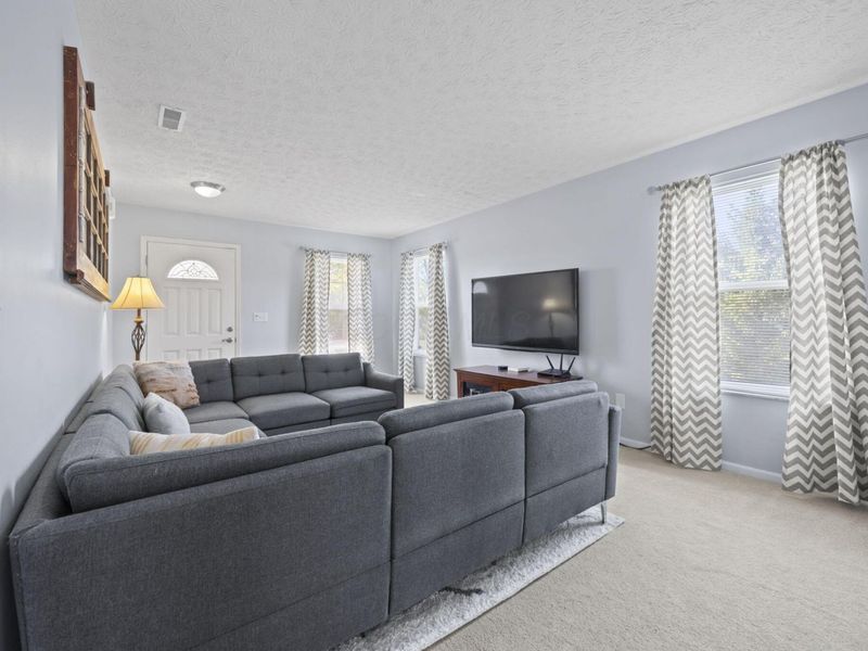 3943 Sugarbark Drive, Canal Winchester, OH 43110 Photo 8