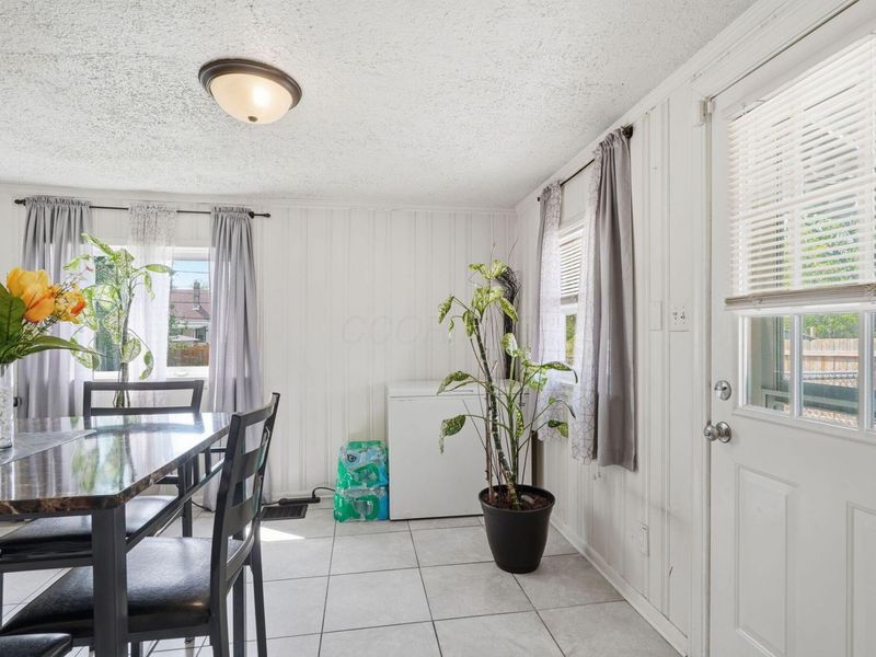 1927 Jermain Drive, Columbus, OH 43219 Photo 12