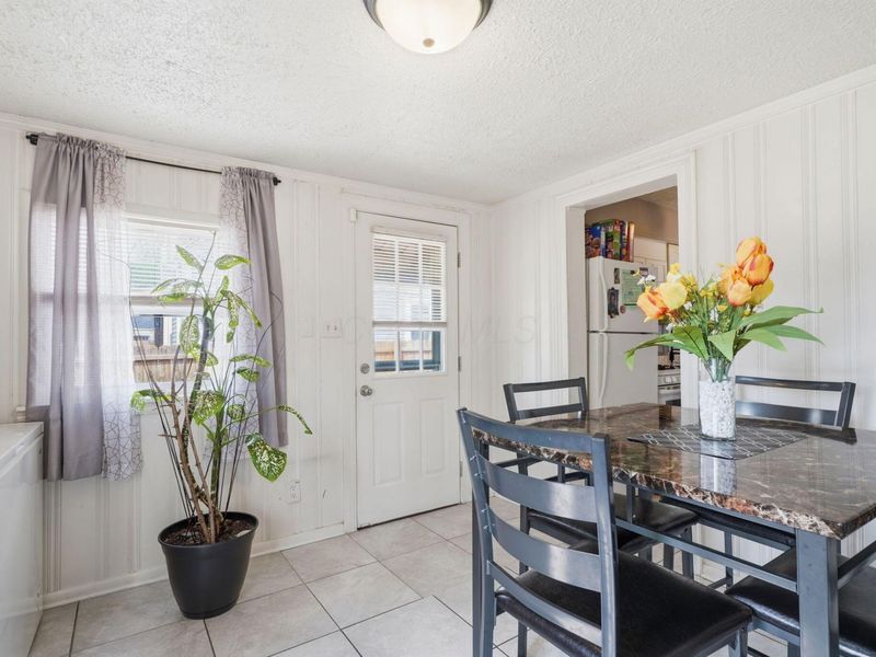 1927 Jermain Drive, Columbus, OH 43219 Photo 13