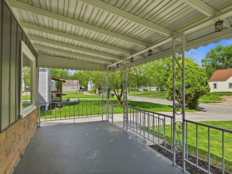 1927 Jermain Drive, Columbus, OH 43219 Photo 3