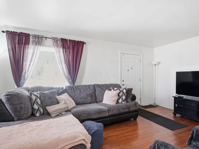 1927 Jermain Drive, Columbus, OH 43219 Photo 6