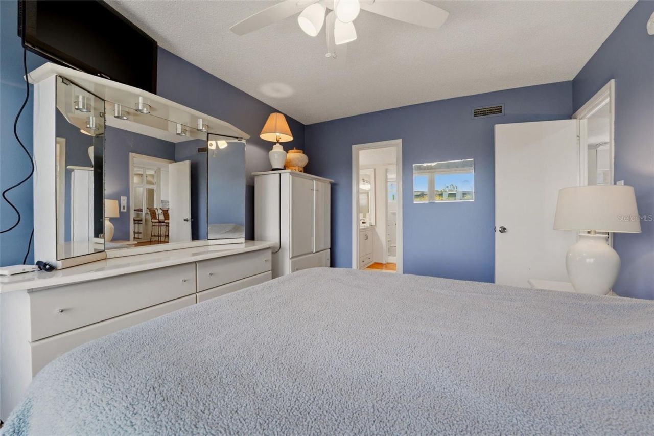 4400 Exeter Drive , Unit 305, Longboat Key, FL 34228 Photo