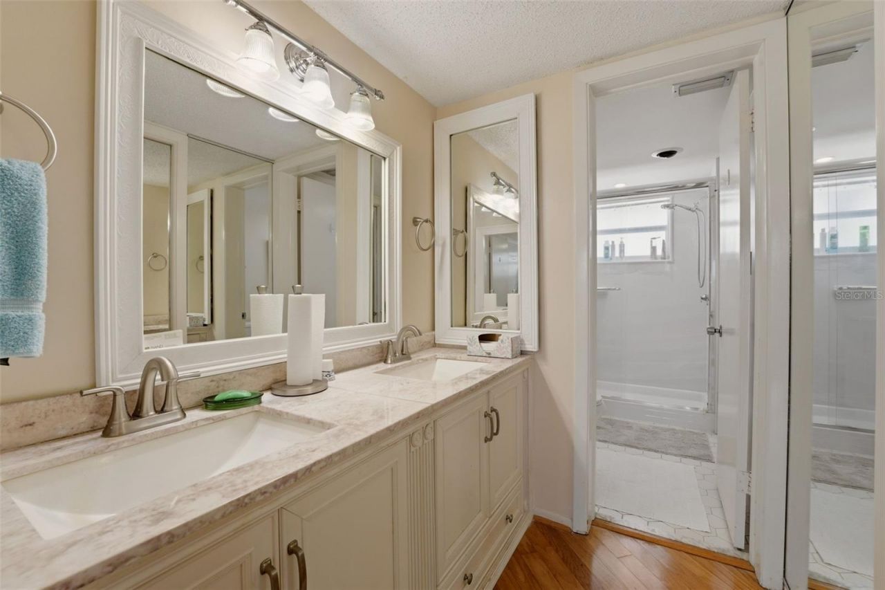 4400 Exeter Drive , Unit 305, Longboat Key, FL 34228 Photo