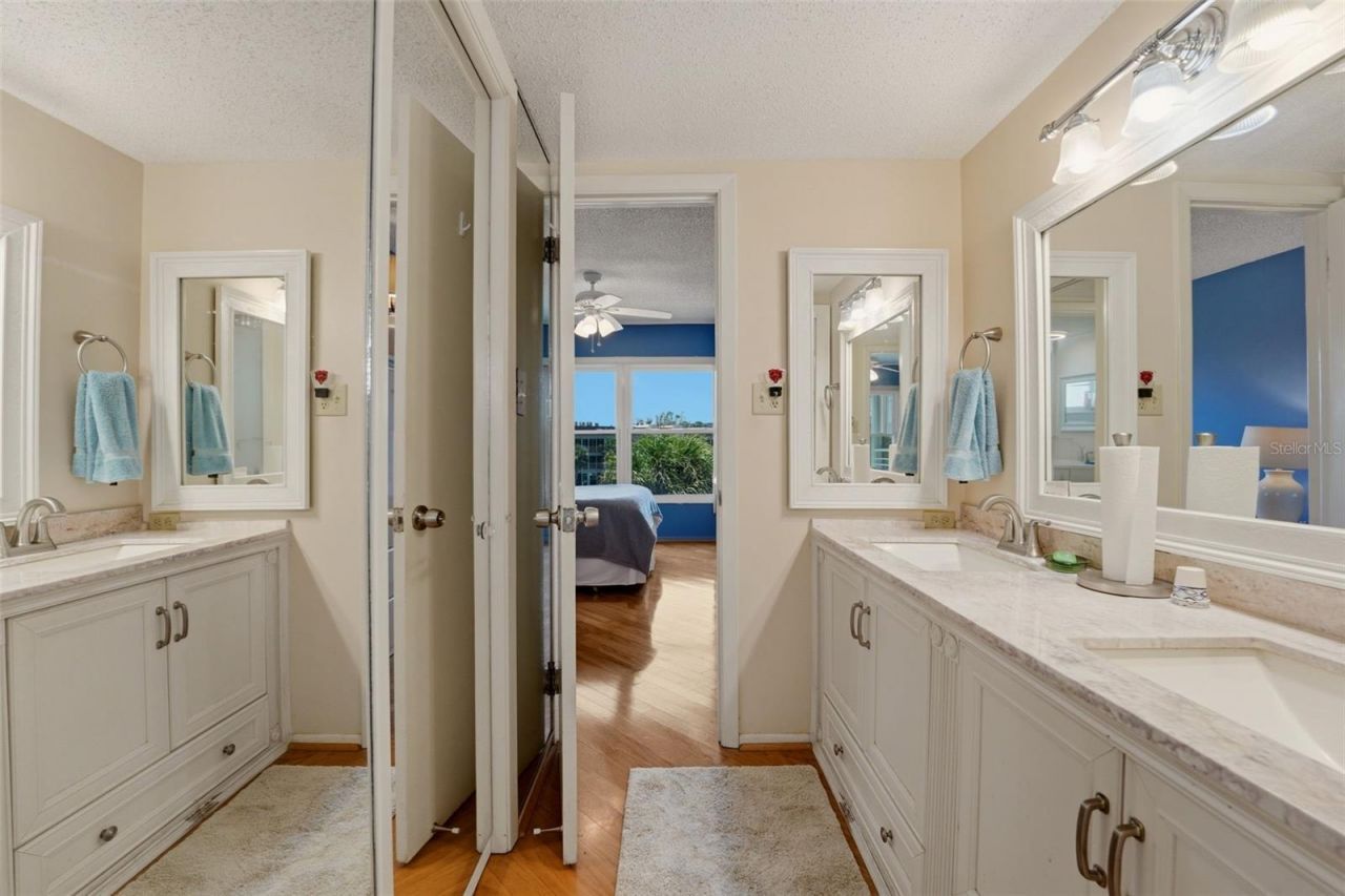 4400 Exeter Drive , Unit 305, Longboat Key, FL 34228 Photo