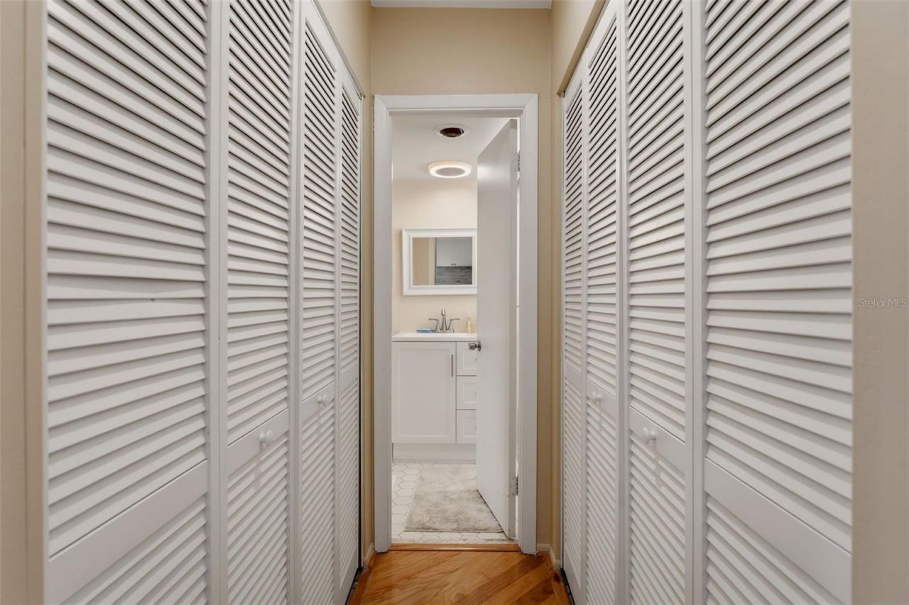 4400 Exeter Drive , Unit 305, Longboat Key, FL 34228 Photo