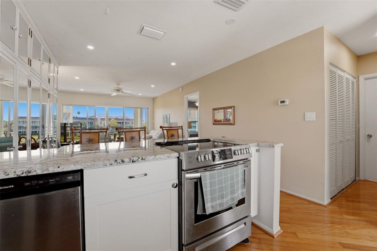 4400 Exeter Drive , Unit 305, Longboat Key, FL 34228 Photo