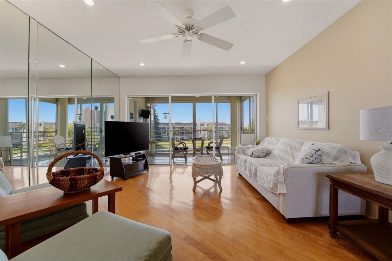 4400 Exeter Drive , Unit 305, Longboat Key, FL 34228 Photo