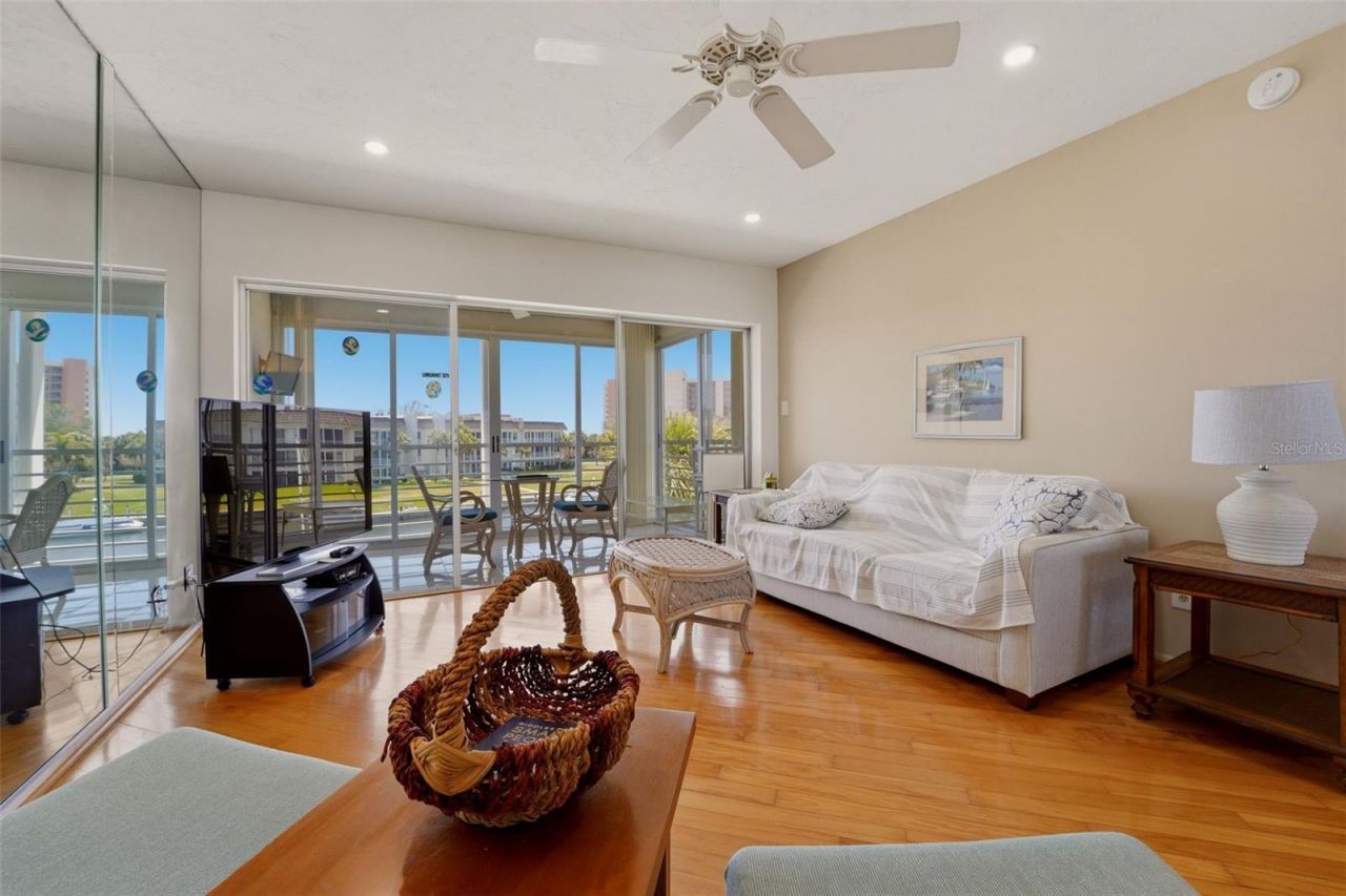 4400 Exeter Drive , Unit 305, Longboat Key, FL 34228 Photo